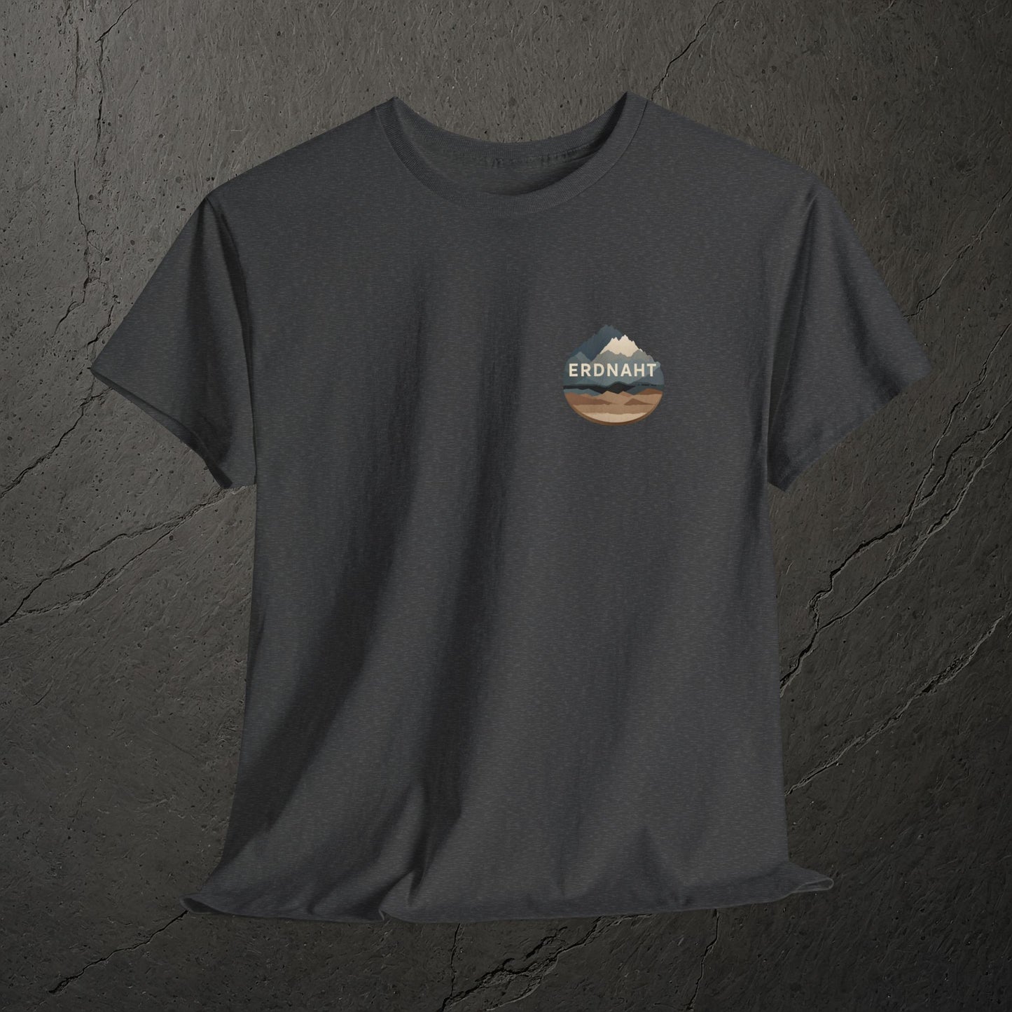Ruhige Bergkontur – T-Shirt – Heavy Cotton Unisex