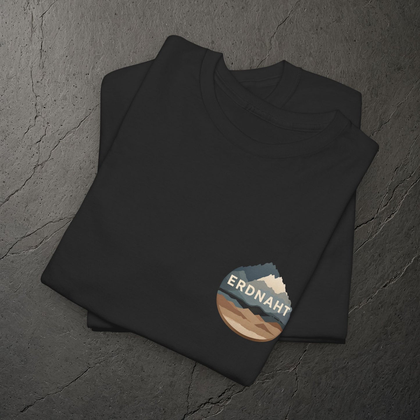 Ruhige Bergkontur – T-Shirt – Heavy Cotton Unisex