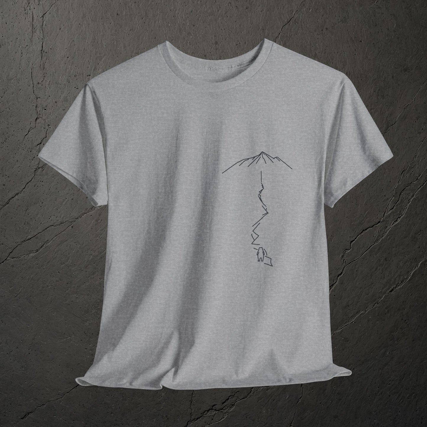 Bärenblick zum fernen Gipfel – T-Shirt – Heavy Cotton Unisex